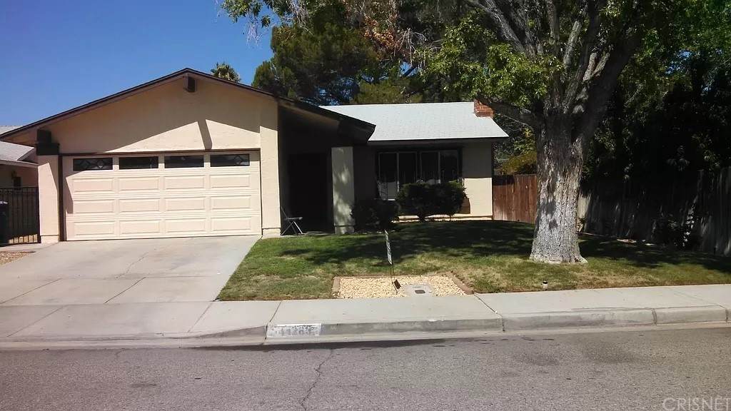 44263 Watford Avenue - Photo 1