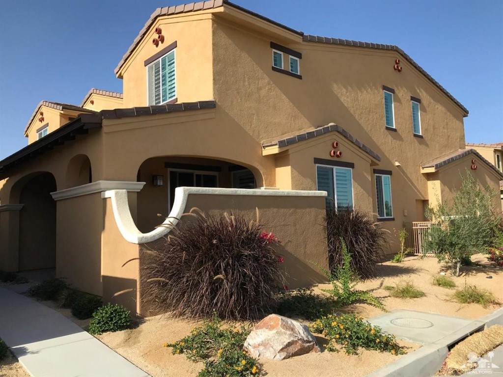 52439 Hawthorn Court - Photo 1
