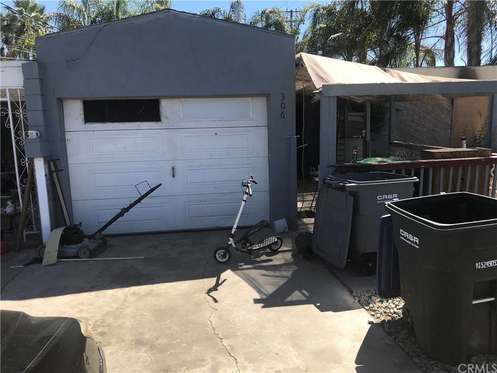 306 7th Street - Photo 1