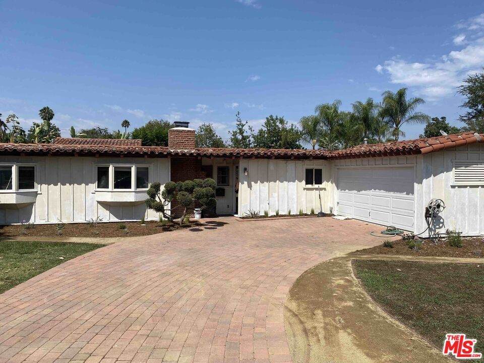 15461 La Maida - Photo 1