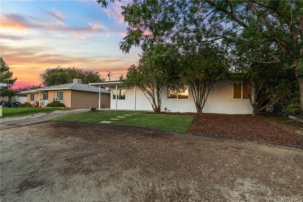 38526 Landon Avenue - Photo 1