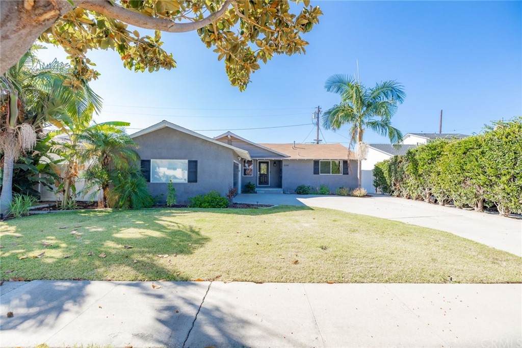 906 Hill Avenue - Photo 1