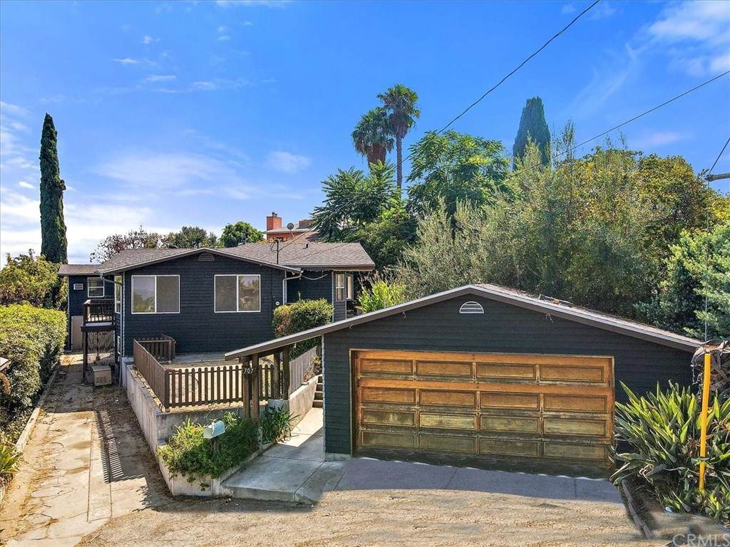 707 Lark Court - Photo 1