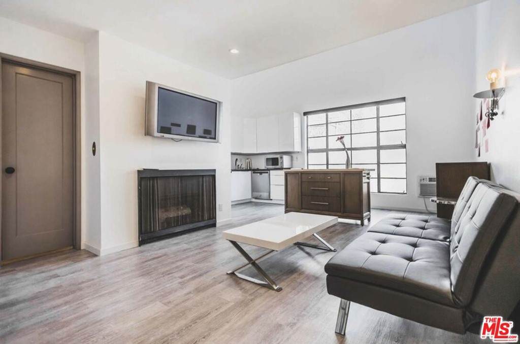 11645 Montana Avenue - Photo 1