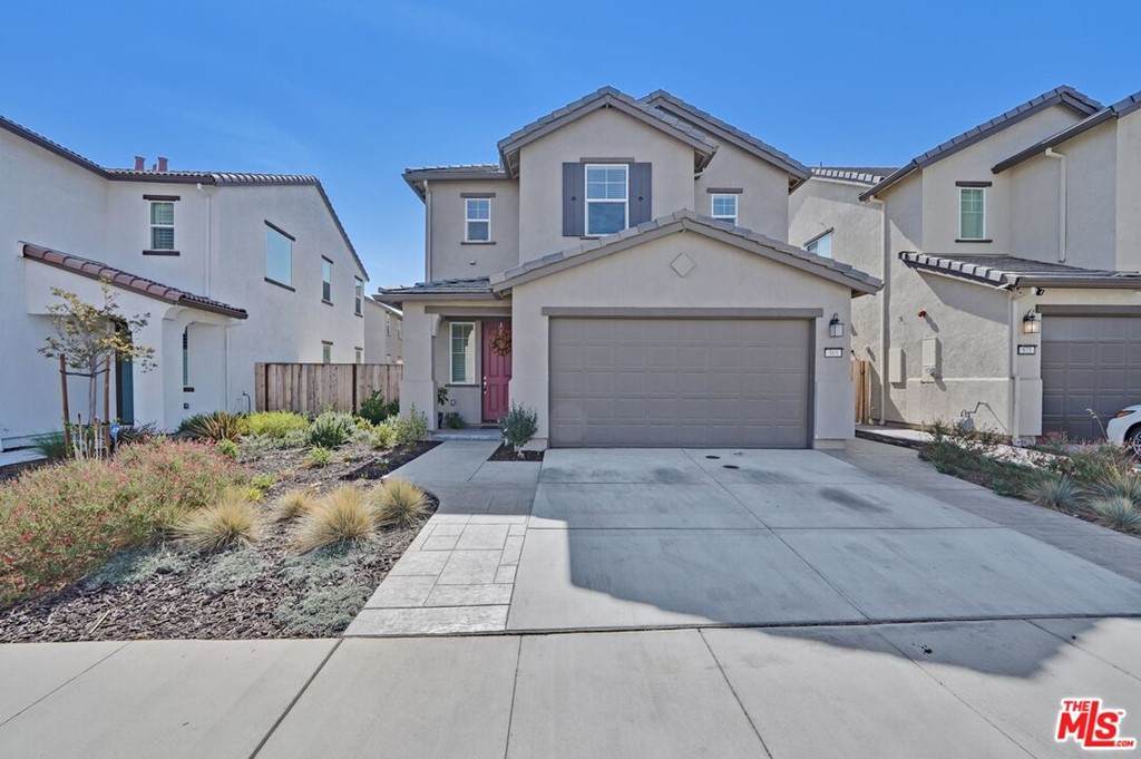 565 Sparrow Street - Photo 1