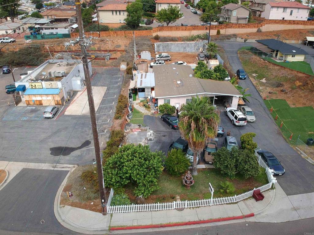 2525 Sweetwater Rd - Photo 1