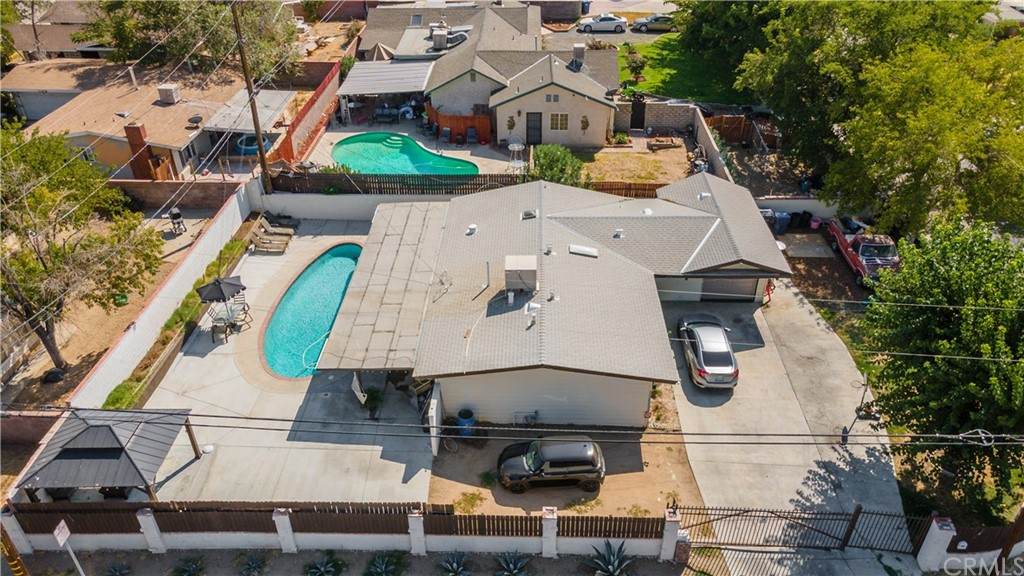 402 Lingard Street - Photo 1