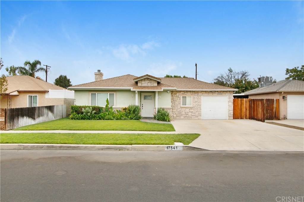 17541 Lorne Street - Photo 1