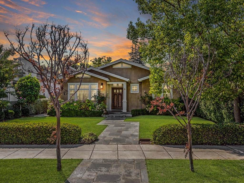 484 Orange Avenue - Photo 1