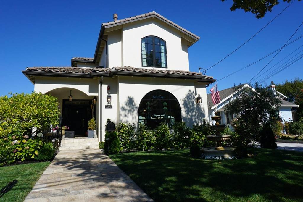 812 Prospect - Photo 1