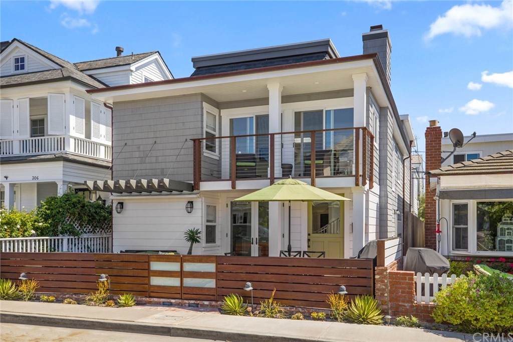304 Diamond Avenue - Photo 1