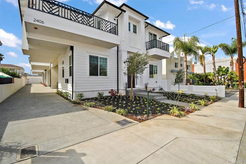 2406 Mathews Avenue - Photo 1
