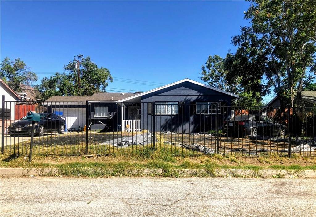 5867 Dogwood Street - Photo 1