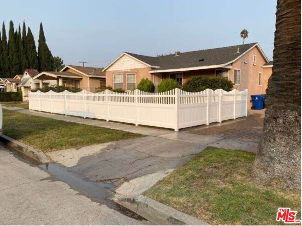 2918 Sycamore Avenue - Photo 1