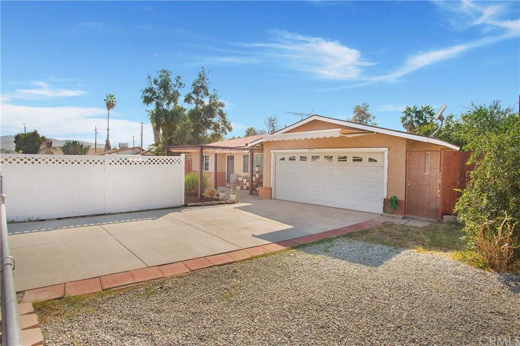 1444 Mountain View Avenue - Photo 1