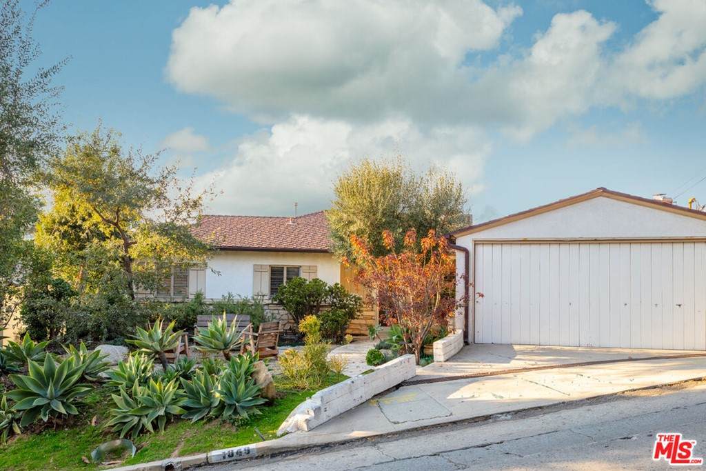 1949 Rockford Road - Photo 1