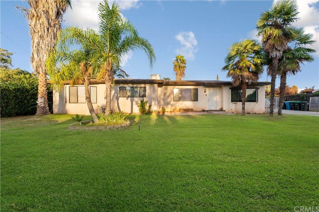 937 Stearns Street - Photo 1