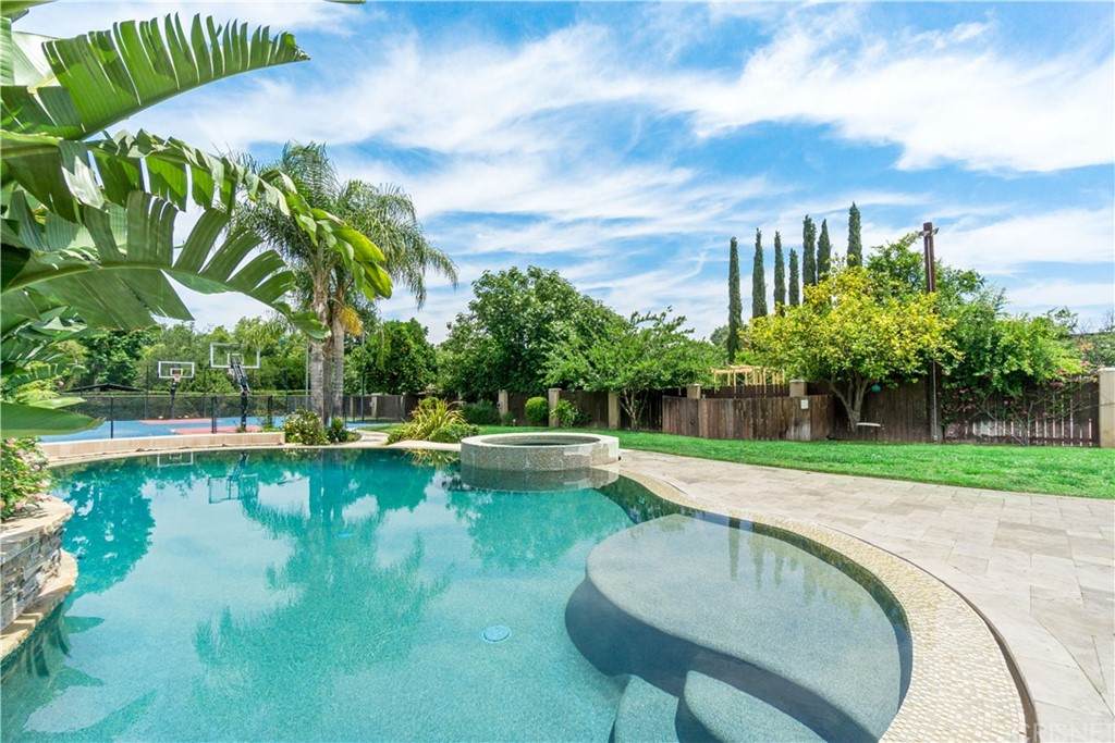 22953 Oxnard Street - Photo 1