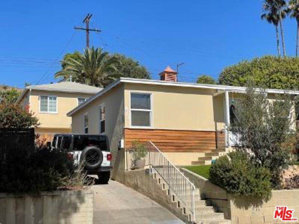 823 Pier Avenue - Photo 1