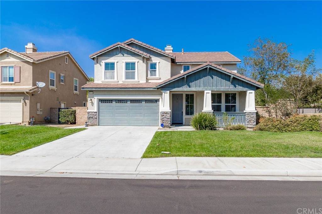 30634 Gray Wolf Way - Photo 1