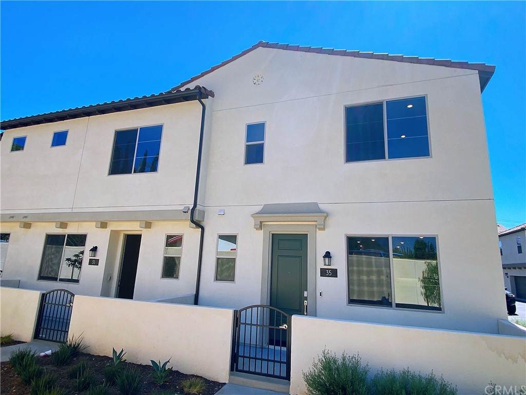 35 Bedford Court - Photo 1
