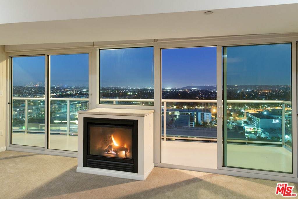 13600 Marina Pointe Drive - Photo 1