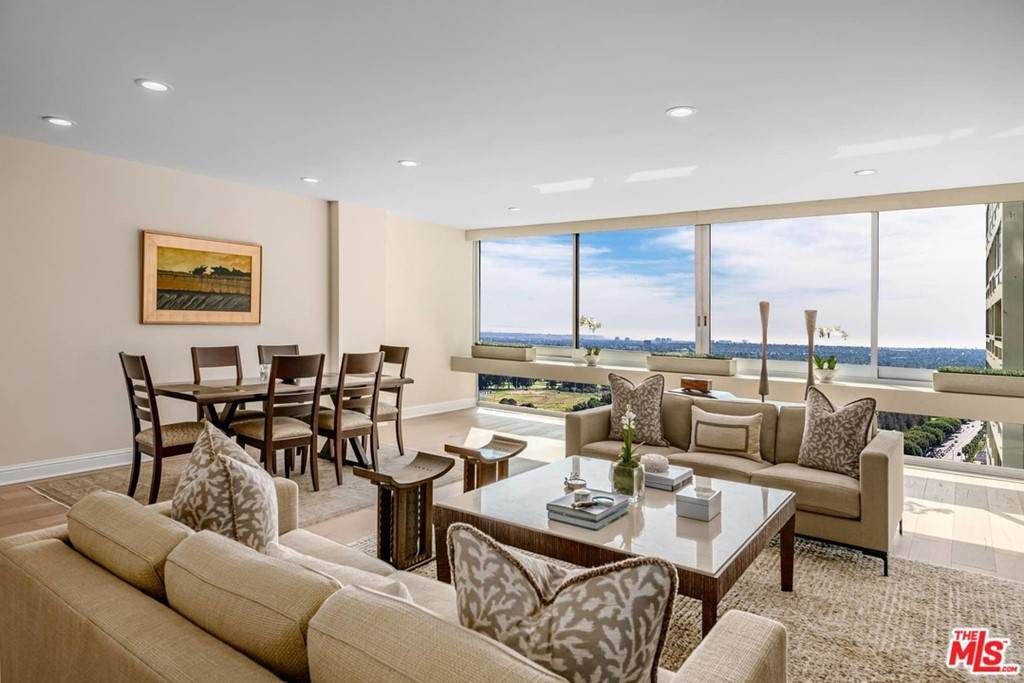 2222 Avenue Of The Stars - Photo 1
