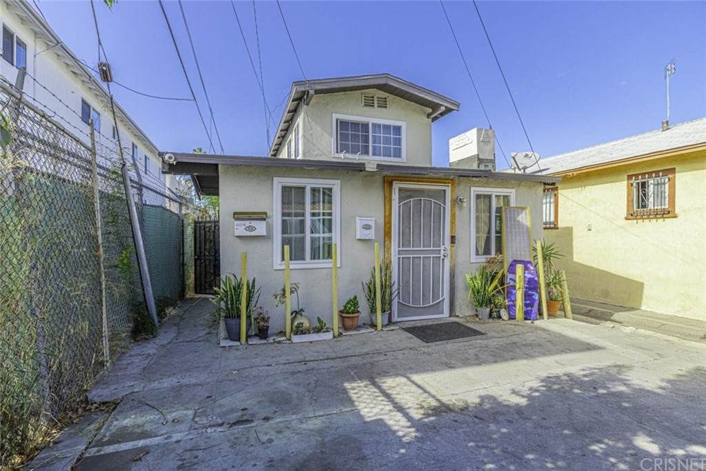 1001 Mariposa Avenue - Photo 1