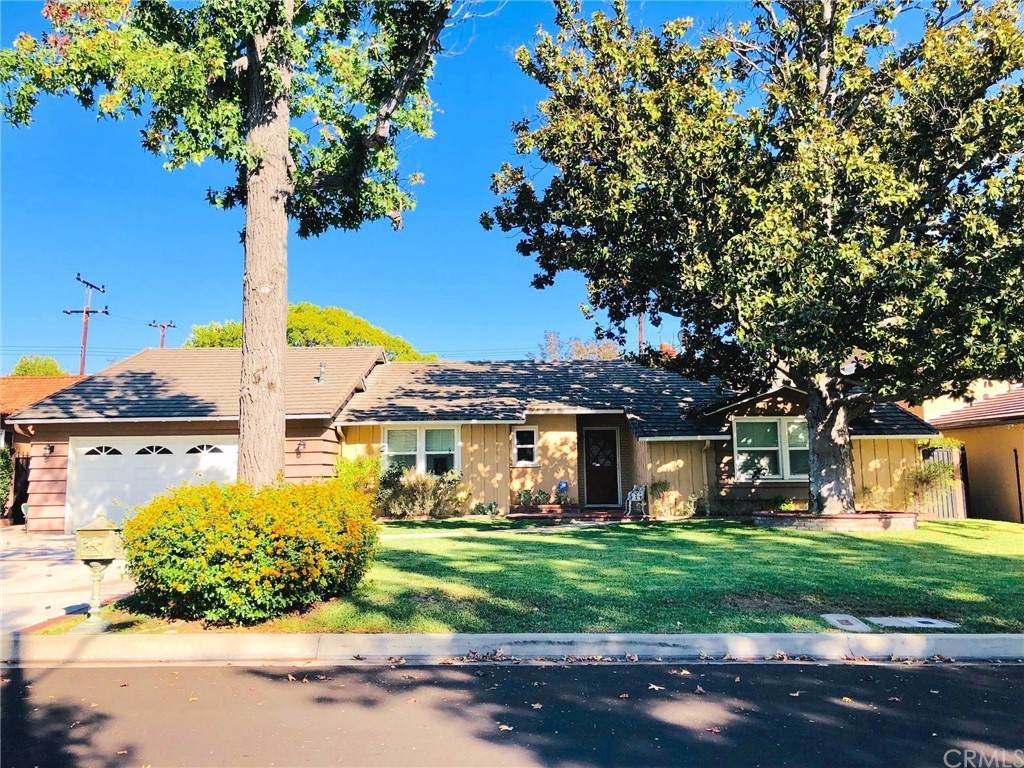 1188 Greenfield Avenue - Photo 1