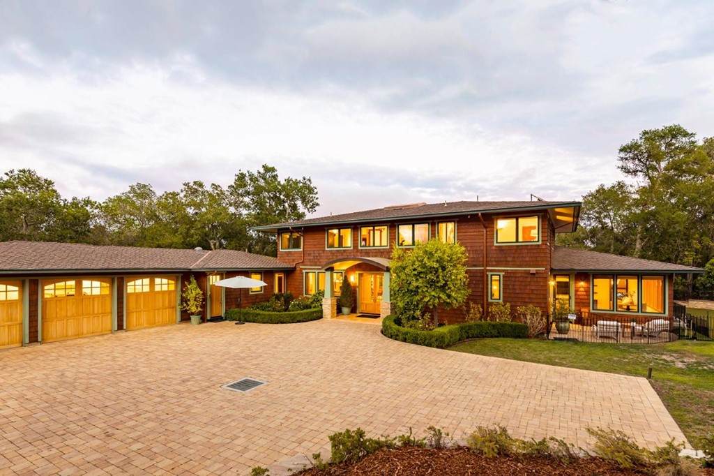 835 Westridge Drive - Photo 1