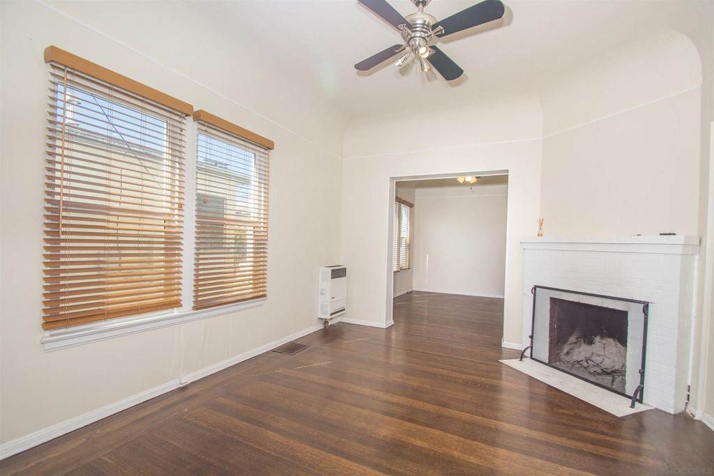 405 Rose Ave - Photo 1