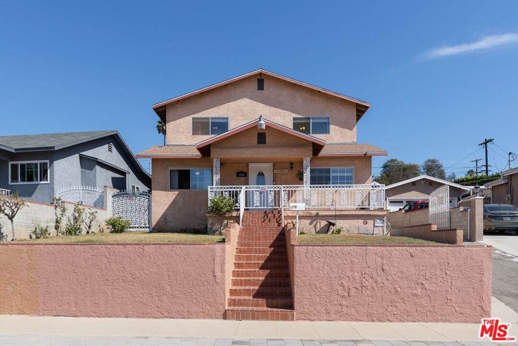 3916 Yosemite Way - Photo 1