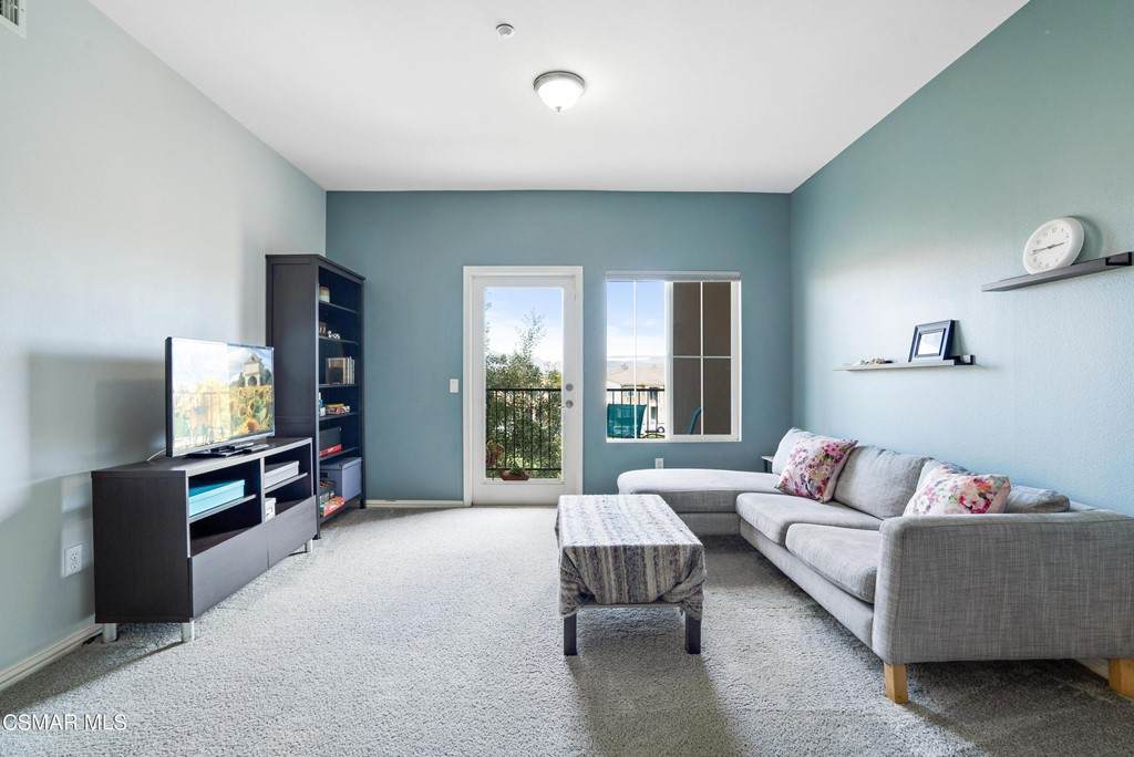 317 Riverpark Boulevard - Photo 1
