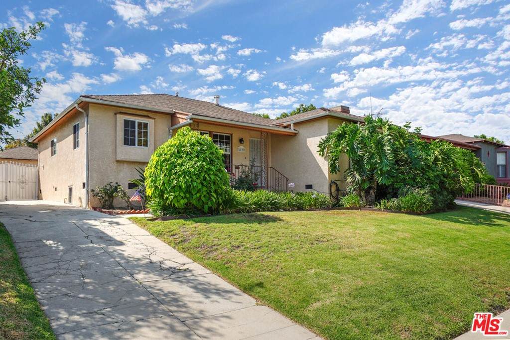 1837 Hayworth Avenue - Photo 1