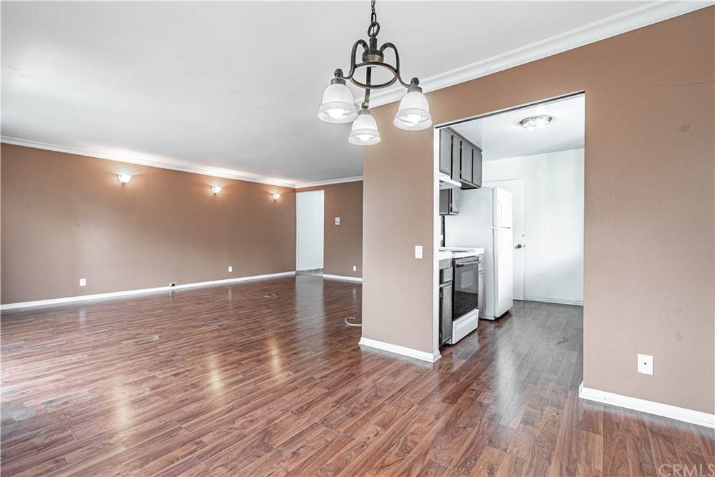 1925 Overland Avenue - Photo 1