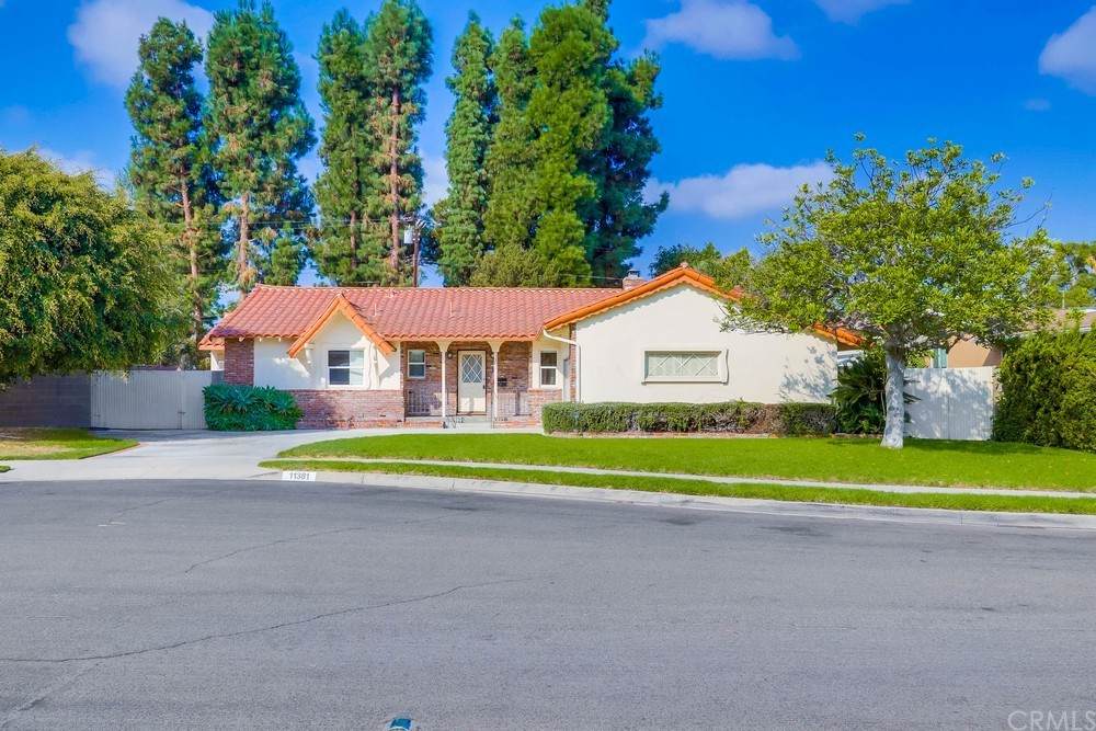 11381 Homeway Drive - Photo 1