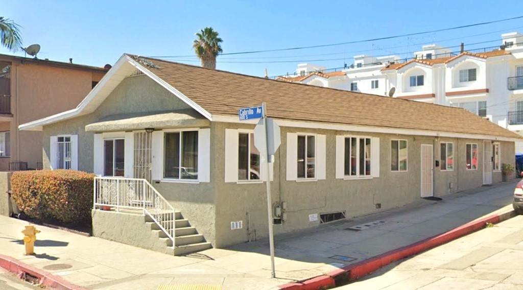 803 6th Street - Photo 1