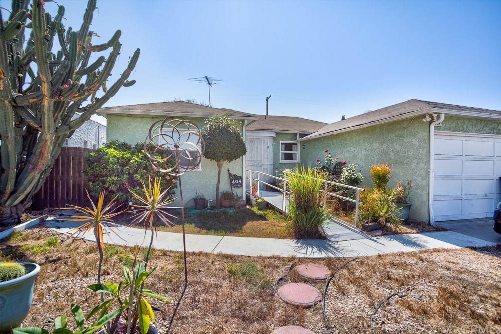 404 Arbutus Street - Photo 1