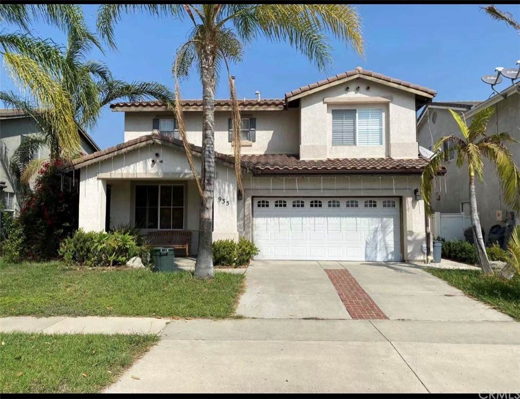 935 Paramount Street - Photo 1