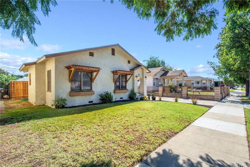 6008 Lime Avenue - Photo 1