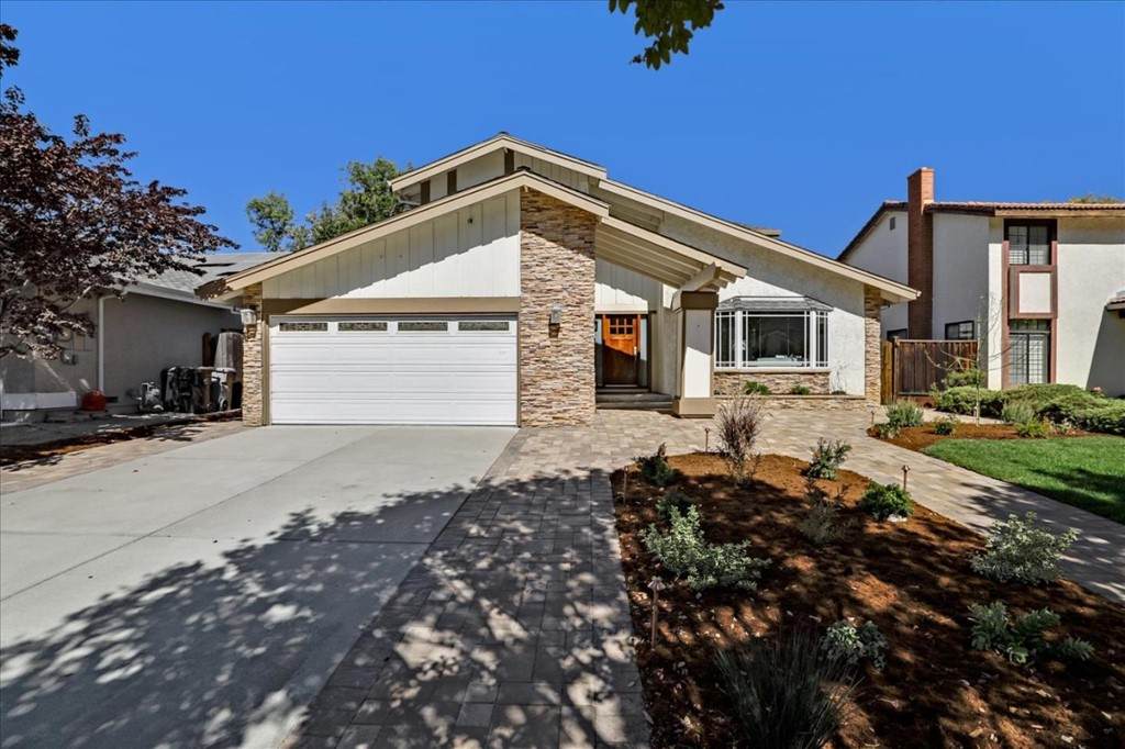 399 Beckham Drive - Photo 1
