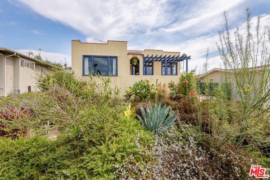 5166 Loleta Avenue - Photo 1