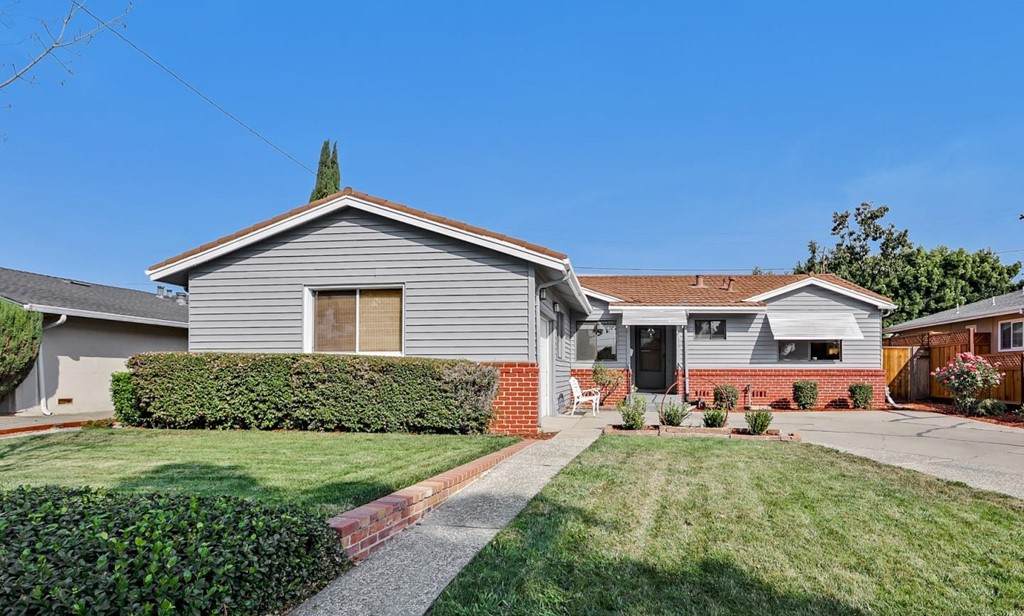 176 Casper Street - Photo 1