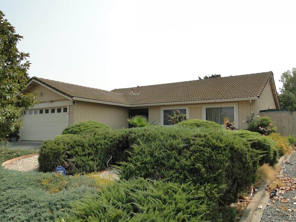 1220 Summerview Drive - Photo 1
