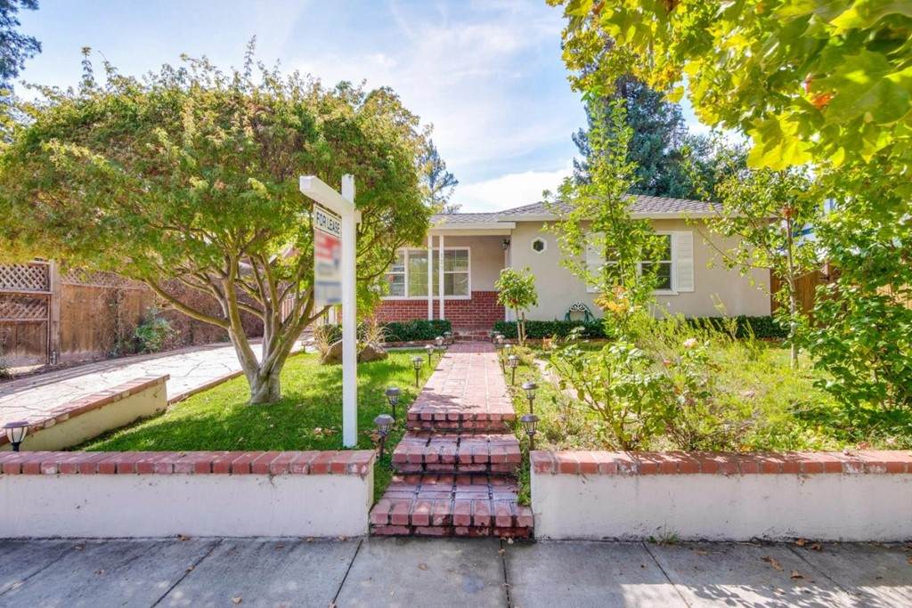 129 Oakdale Street - Photo 1