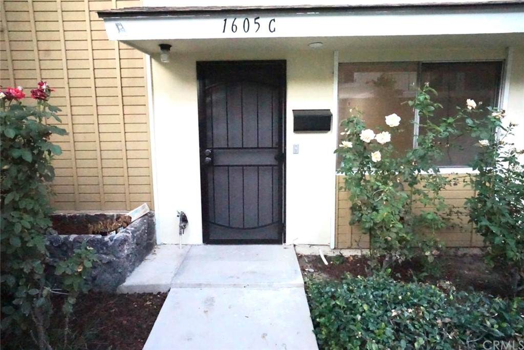 1605 Greenport Avenue - Photo 1
