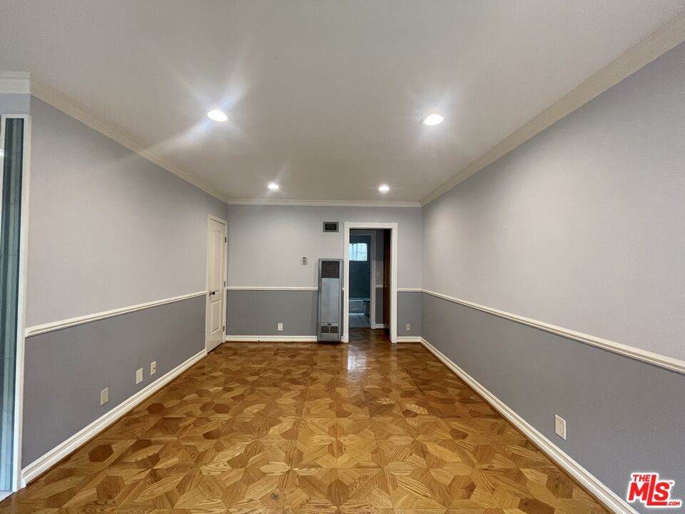 1122 Formosa Avenue - Photo 1