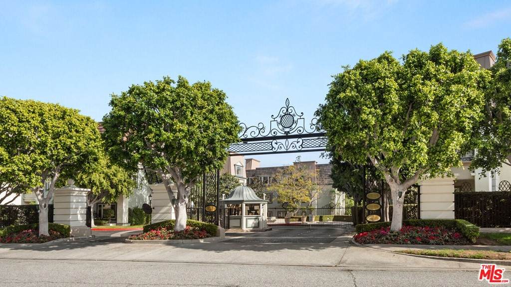 10106 Empyrean Way - Photo 1
