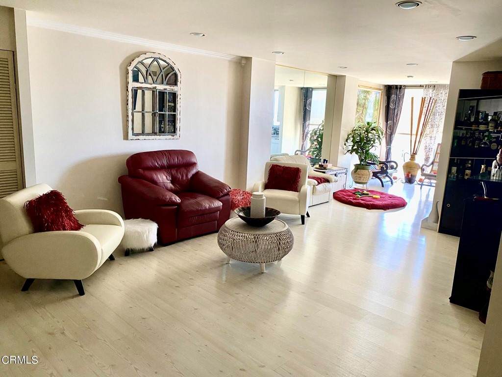 10747 Wilshire Boulevard - Photo 1