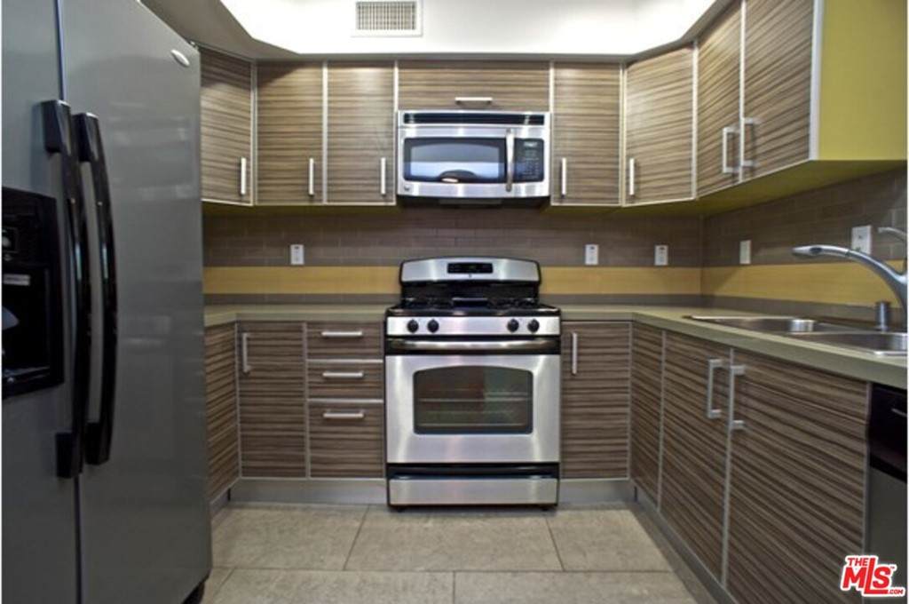 833 N Edinburgh - Photo 1